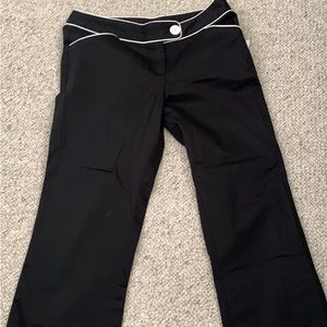 PANTS CAPRI BLACK WITH WHITE PIPING AT WAIST AND POCKET SIZE 5 26 WAIST